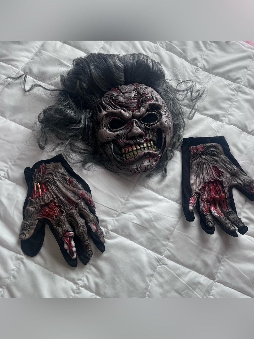 Horror Zombie Mask and Gloves Set - Gray/Brown